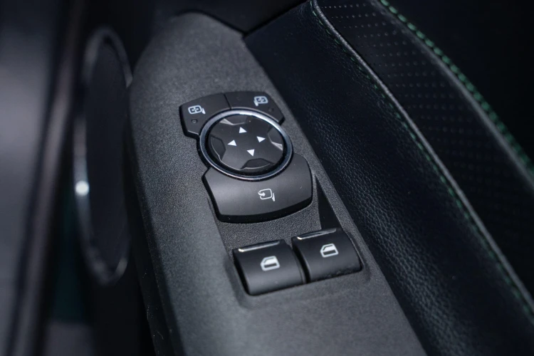Vehicle Image 36