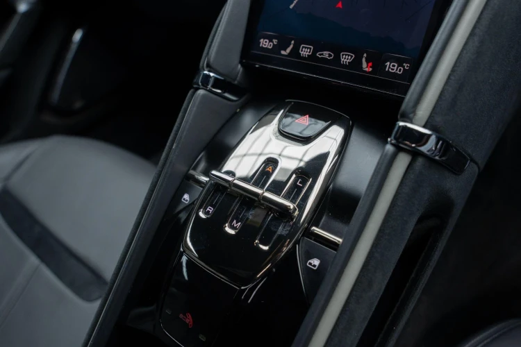 Vehicle Image 30
