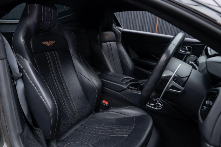 Vehicle Image 12