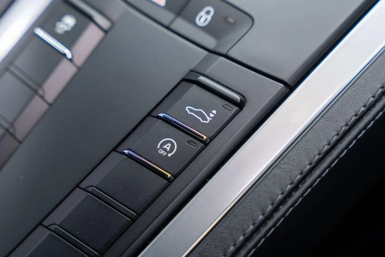 Vehicle Image 30
