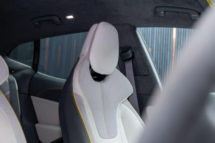 Vehicle Image 38