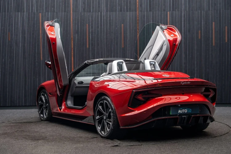 Vehicle Image 3