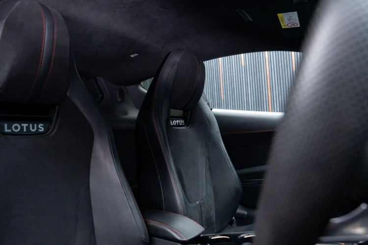 Vehicle Image 12