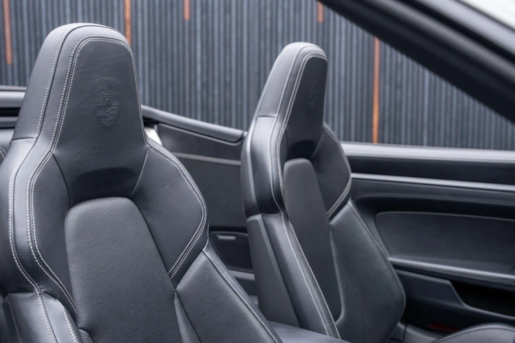 Vehicle Image 12