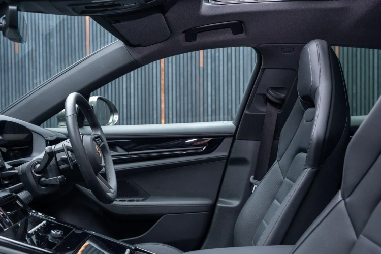 Vehicle Image 40