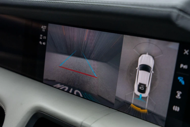 Vehicle Image 8