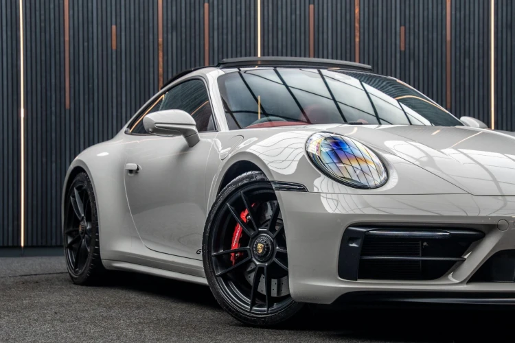Vehicle Image 9