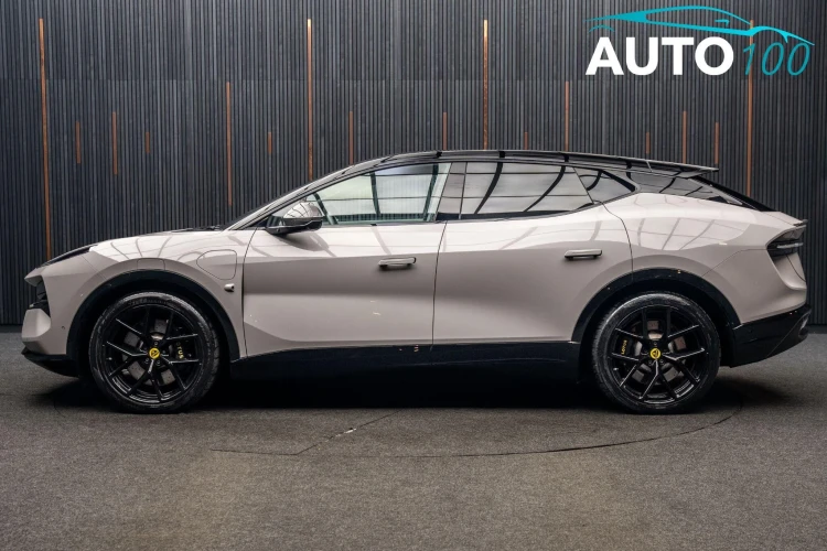 Vehicle Image 15