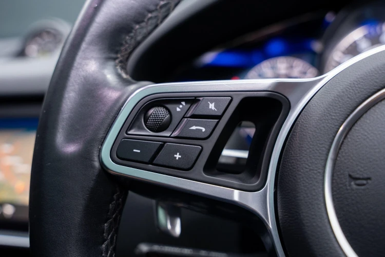 Vehicle Image 30