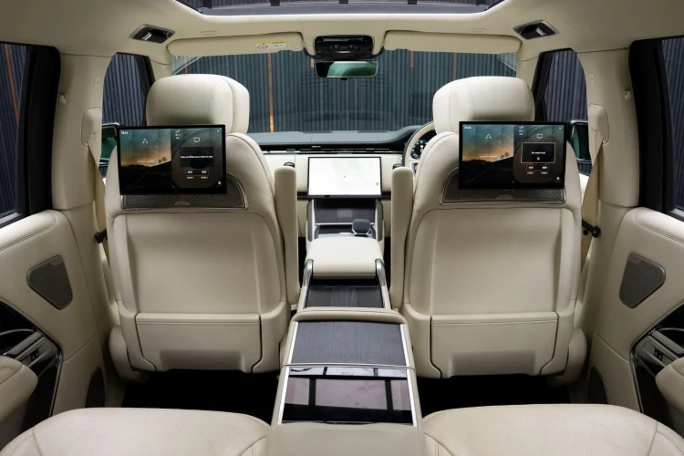 Vehicle Image 6