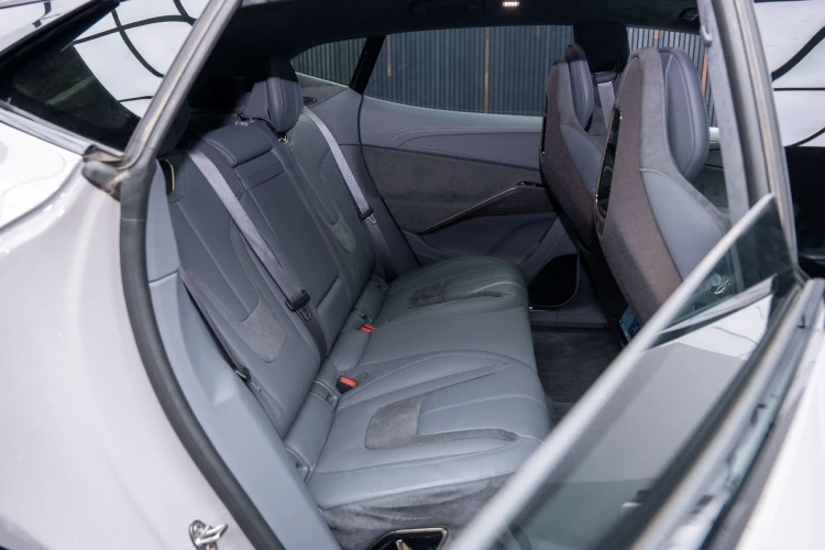 Vehicle Image 45