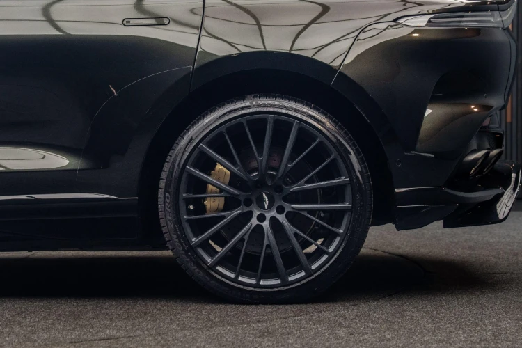 Vehicle Image 11
