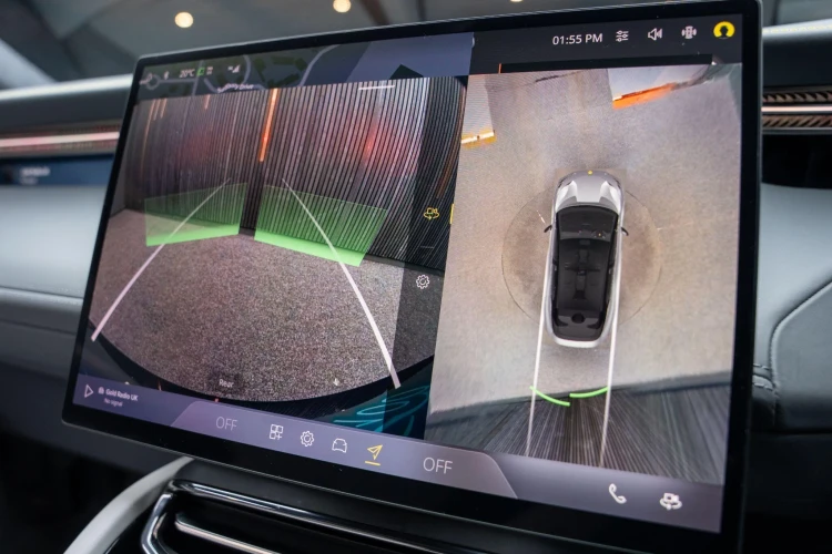 Vehicle Image 6