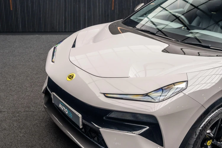 Vehicle Image 5