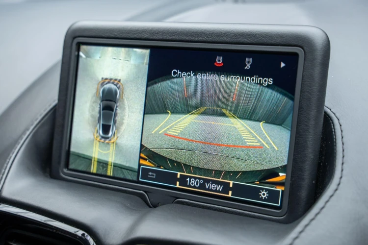Vehicle Image 6