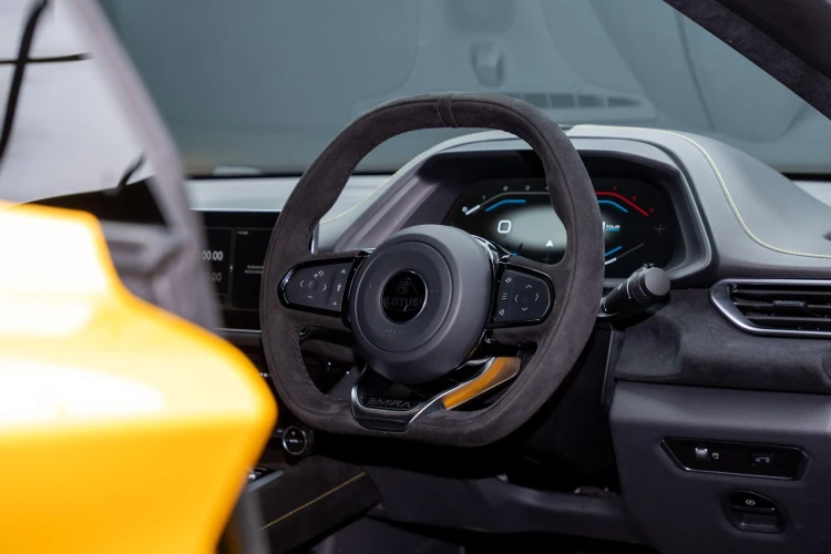 Vehicle Image 32