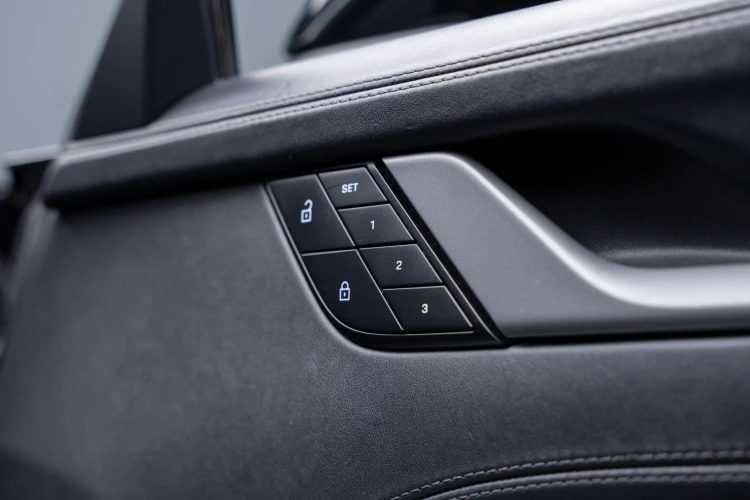 Vehicle Image 37