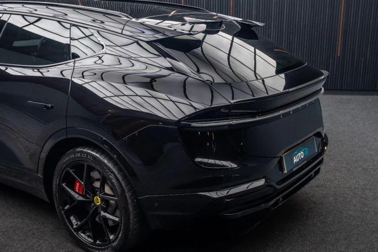 Vehicle Image 15