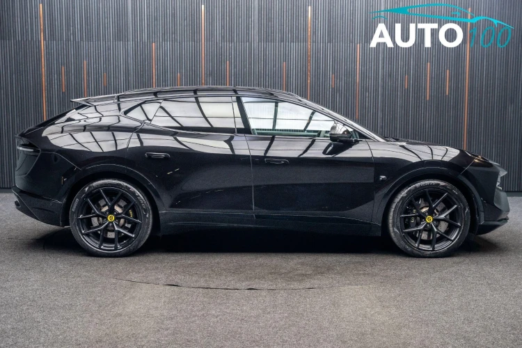 Vehicle Image 9