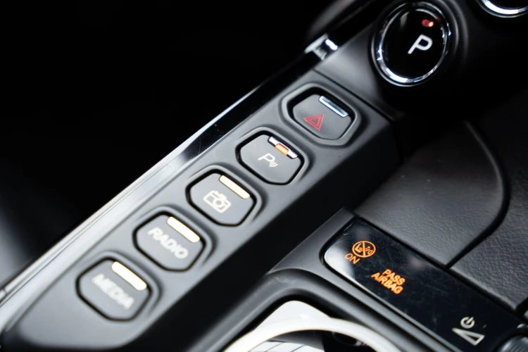 Vehicle Image 12