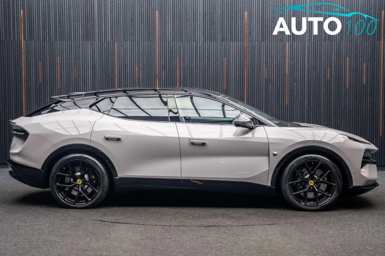 Vehicle Image 11