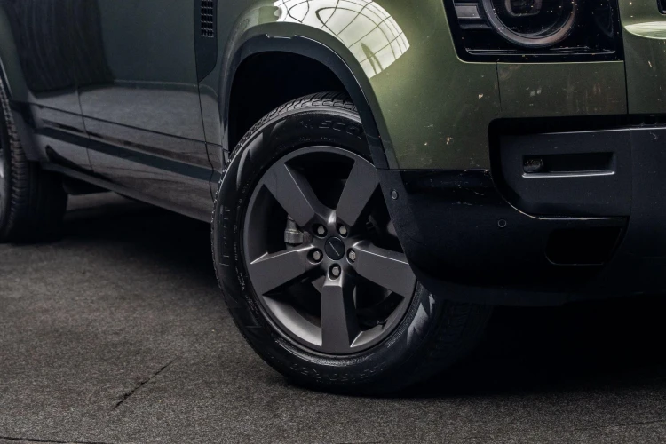 Vehicle Image 7
