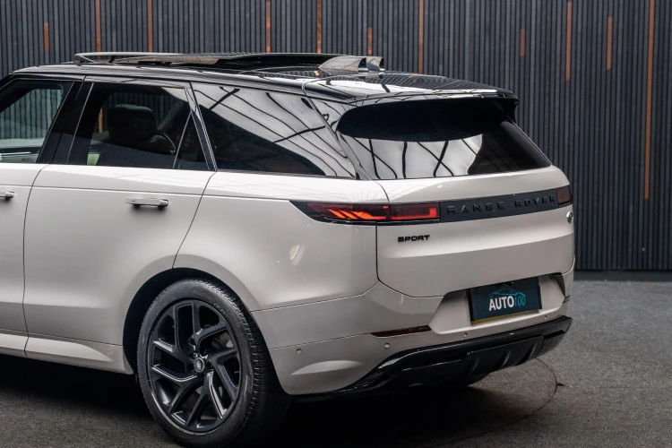 Vehicle Image 19