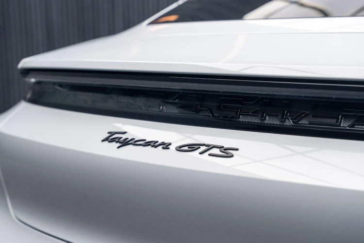 Vehicle Image 23