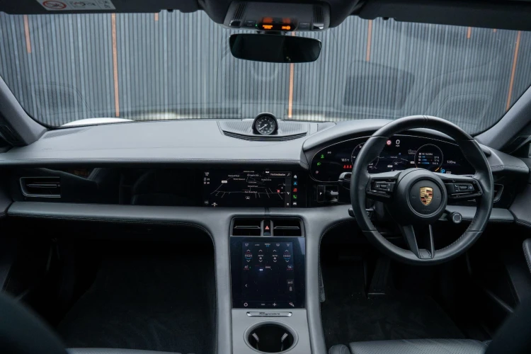 Vehicle Image 21