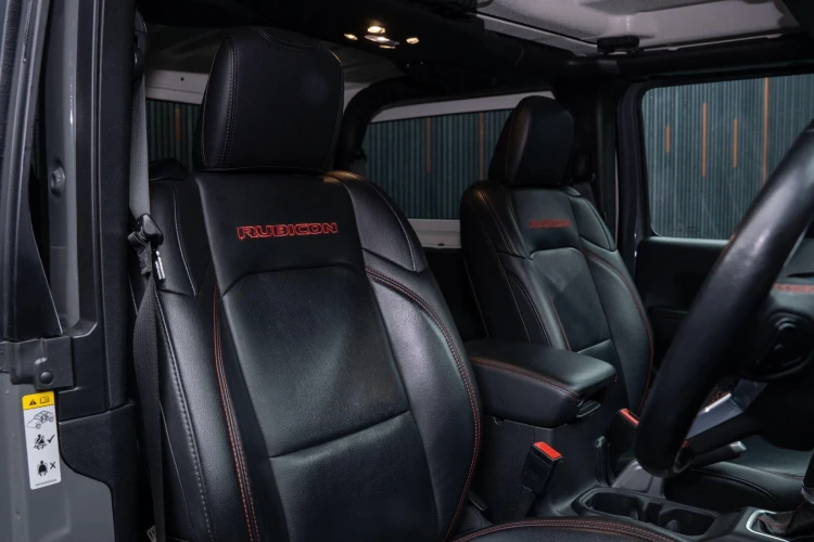 Vehicle Image 12