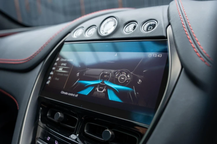 Vehicle Image 30