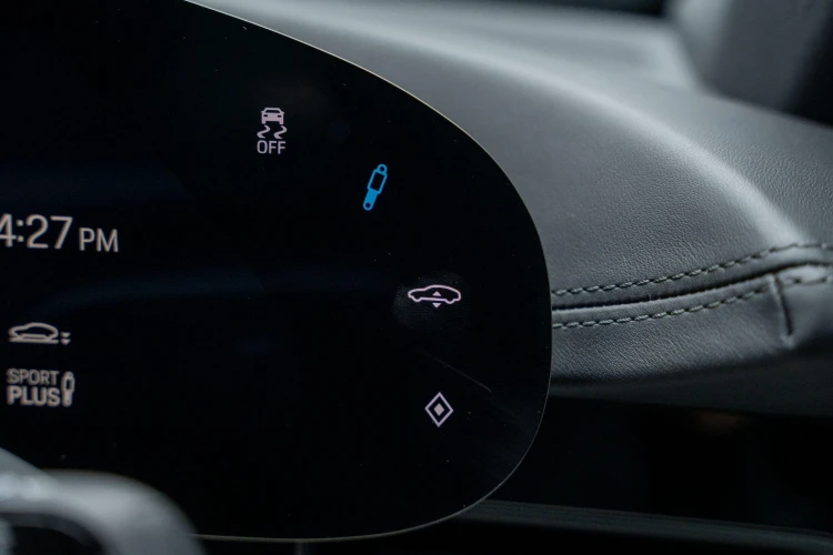Vehicle Image 38