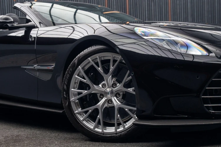 Vehicle Image 11