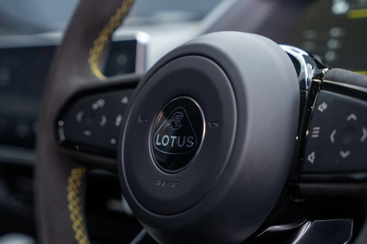 Vehicle Image 30