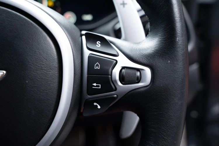 Vehicle Image 30
