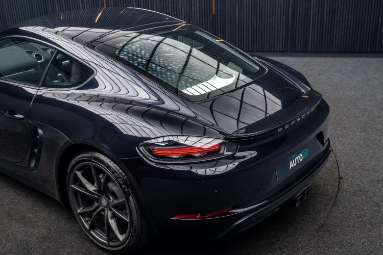 Vehicle Image 19