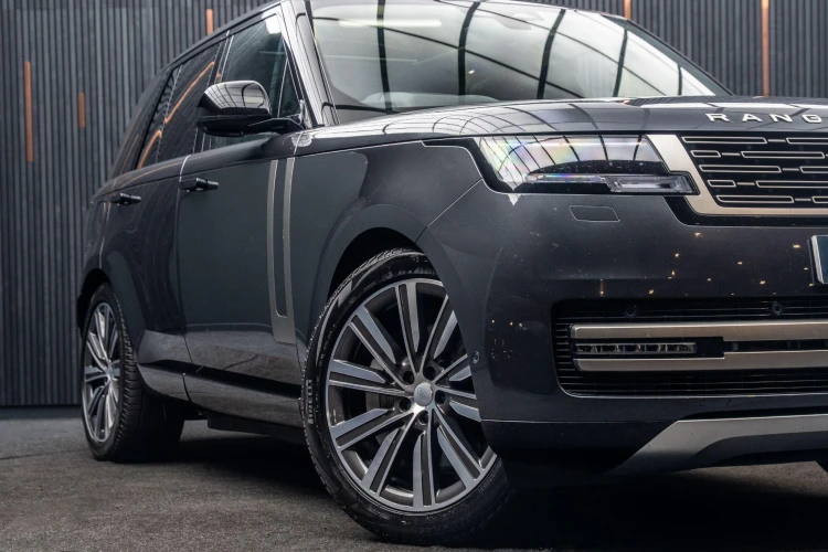 Vehicle Image 5