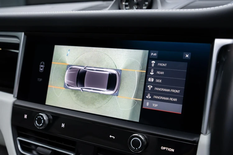 Vehicle Image 8