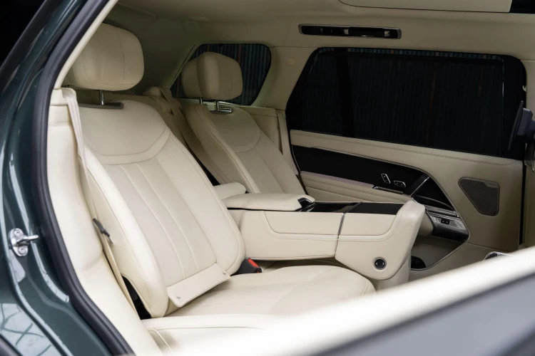 Vehicle Image 14