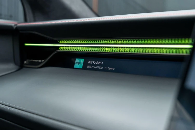 Vehicle Image 8