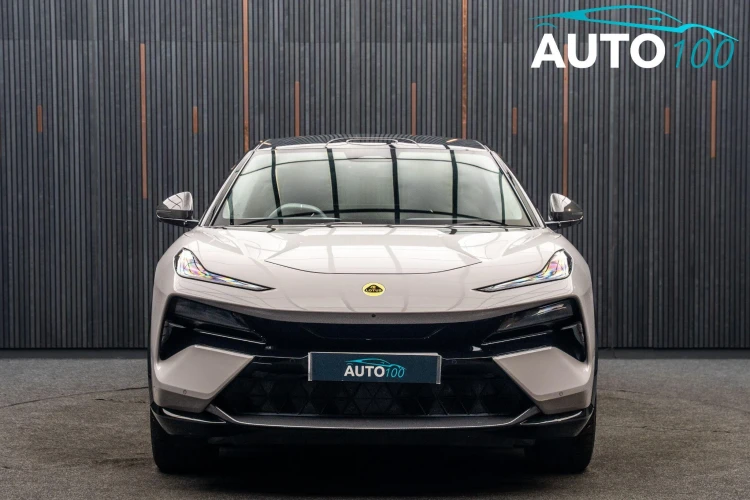 Vehicle Image 9