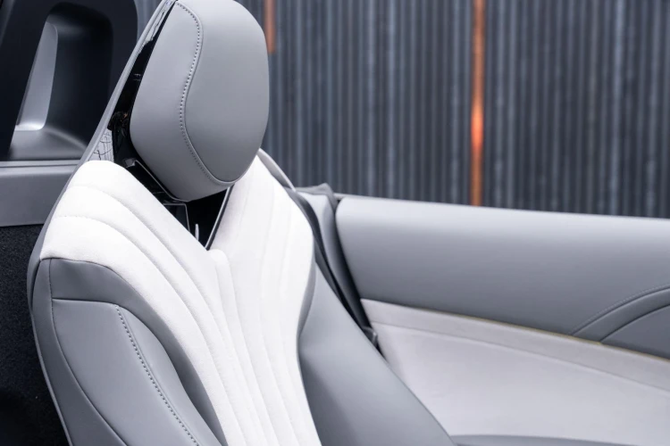 Vehicle Image 14