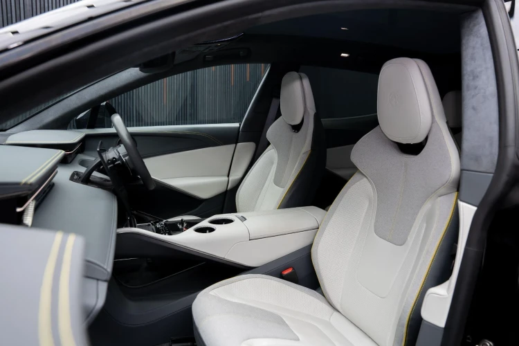 Vehicle Image 45