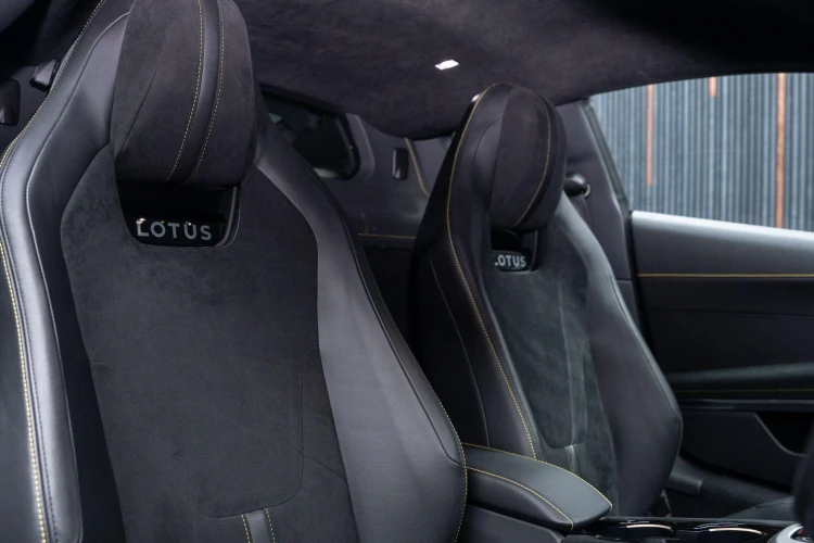 Vehicle Image 12