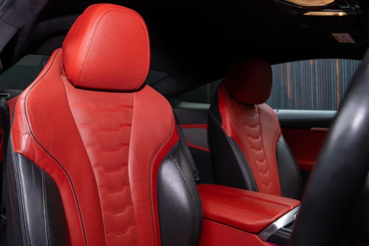 Vehicle Image 12