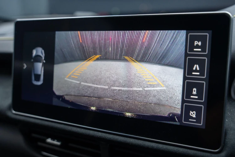 Vehicle Image 8