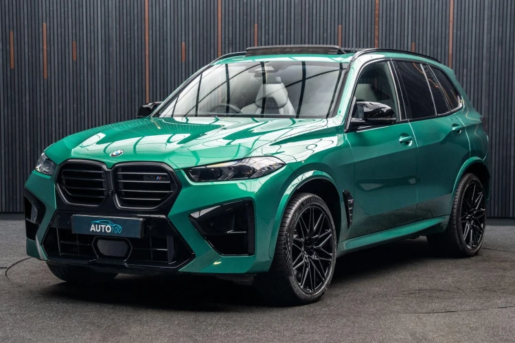 Vehicle Image 5