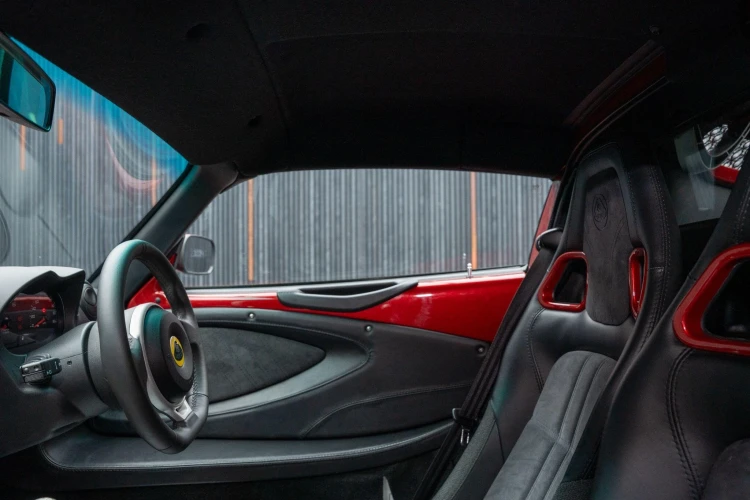 Vehicle Image 32