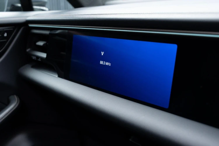 Vehicle Image 8