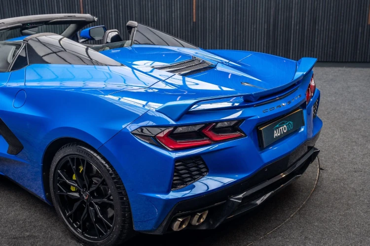Vehicle Image 9
